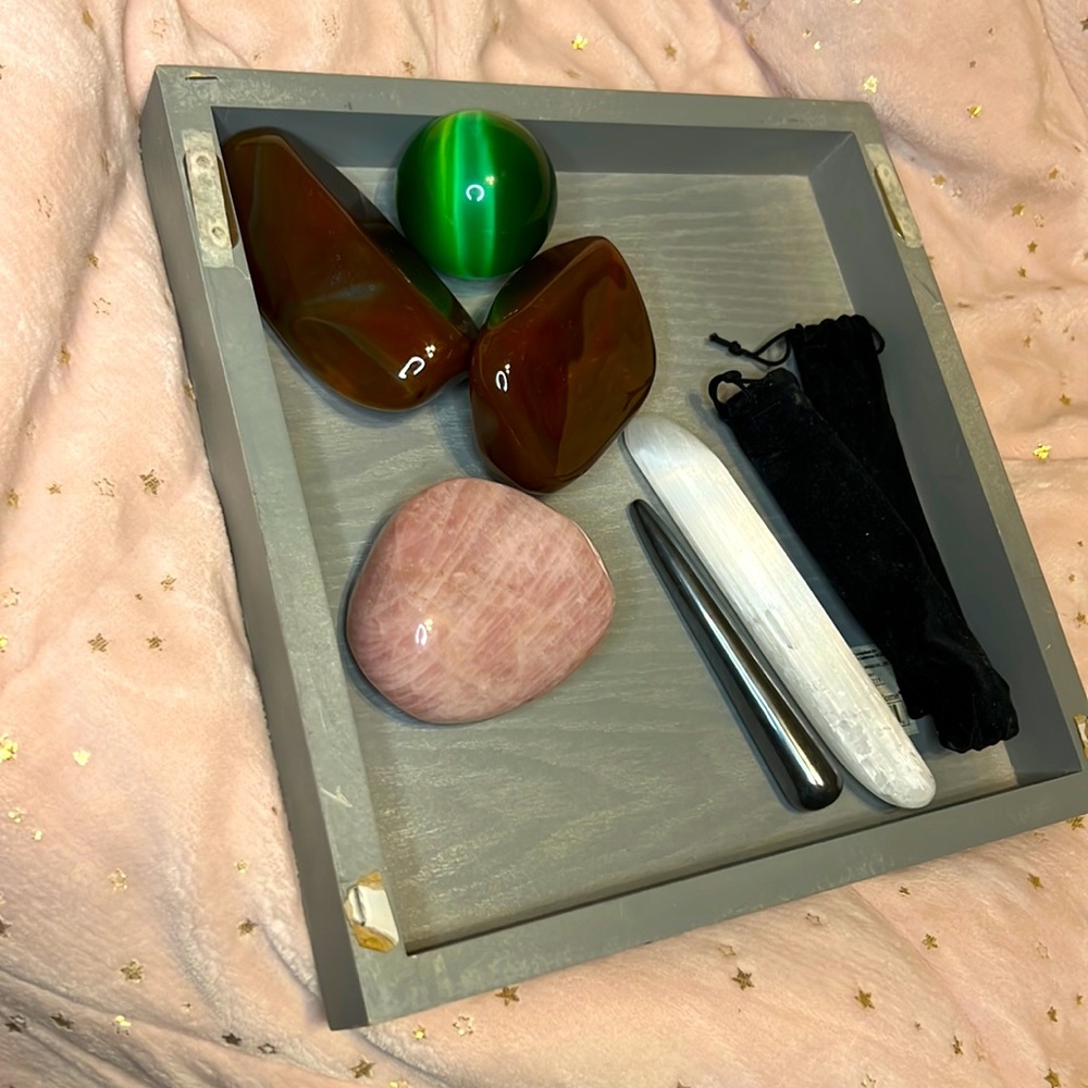 Crystals Selenite/shungite wands, rose quartz/carnelian stones, cat’s eye orb